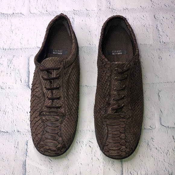 🔹 Stuart Weitzman Snakeskin Textured Leather Slip On Shoes